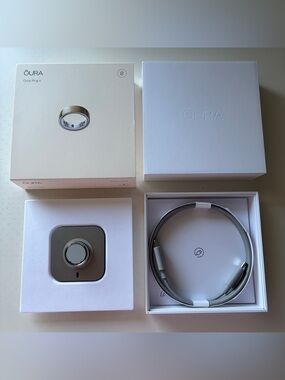 Oura Ring 4 Gold size 8